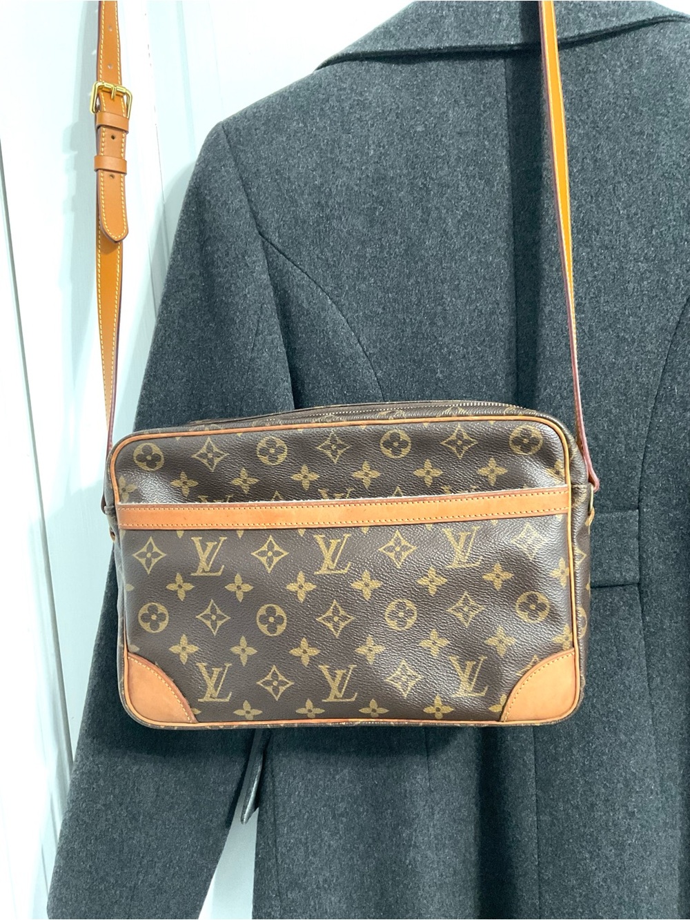 ✅LV AUTHENTIC TROCADERO 30 Brown Monogram LOUIS VUITTON